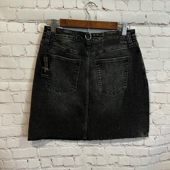 NWT Banana Republic Black Denim Skirt Size 6 Tall - Picture 3 of 3